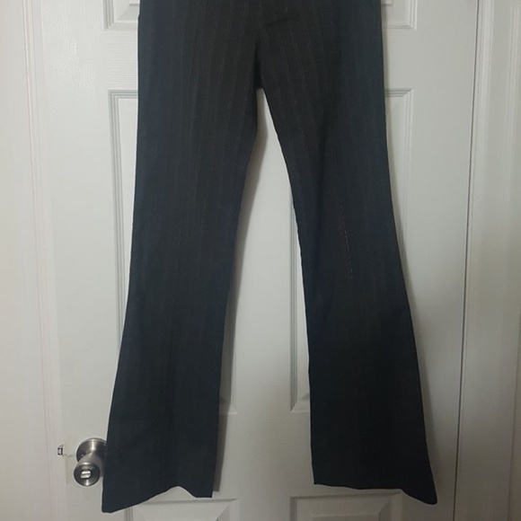 GUESS Womens Grey and Pink Dress Pants (New Condition) - 26 - Picture 3 of 10